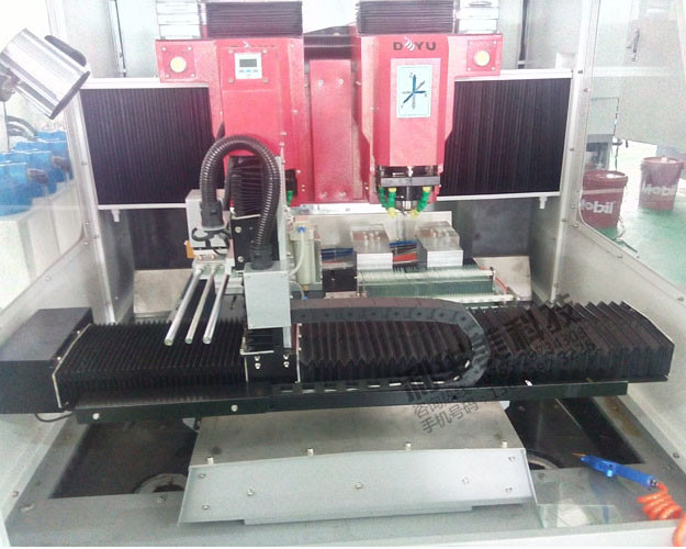 數(shù)控機(jī)床機(jī)械手智能裝備實現(xiàn)加工過程自動化